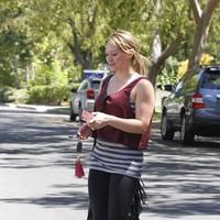 Hilary Duff pregnant star arriving for a yoga class | Picture 67678